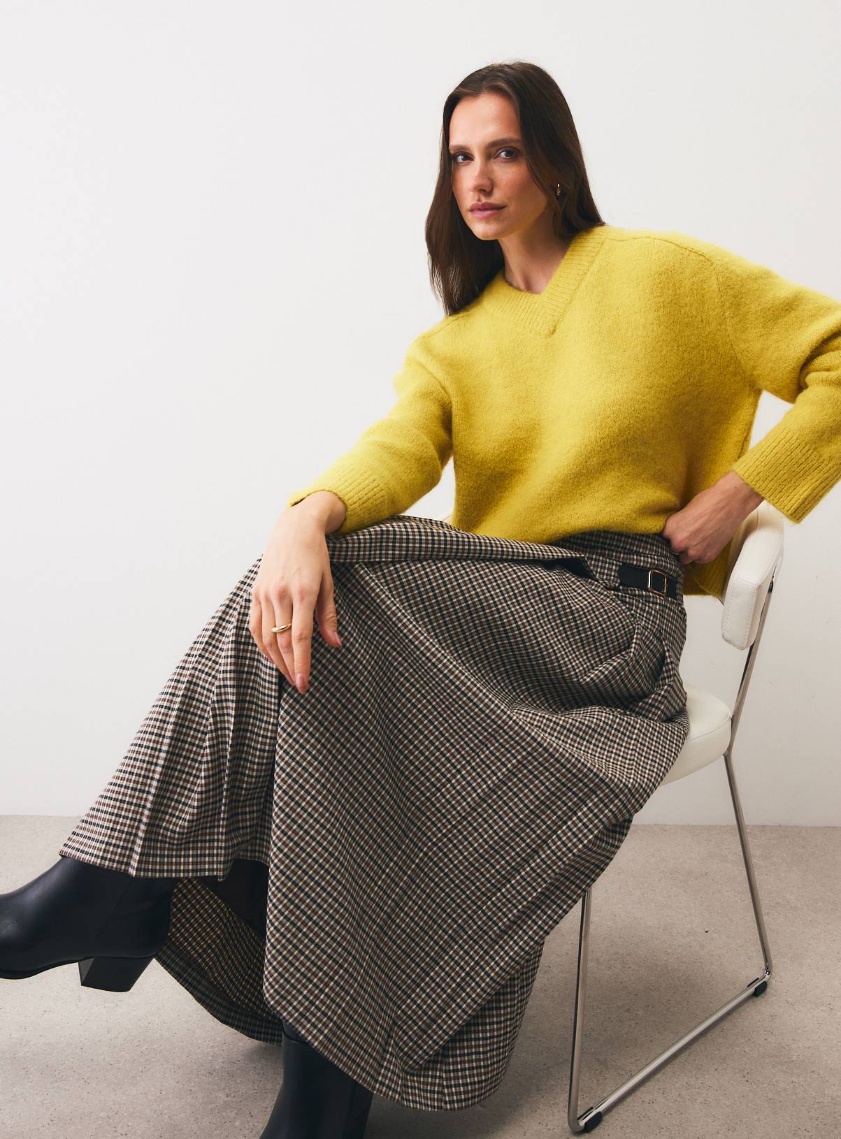 Bright Yellow Boxy V-Neck Saddle Shoulder Jumper M - Image 2
